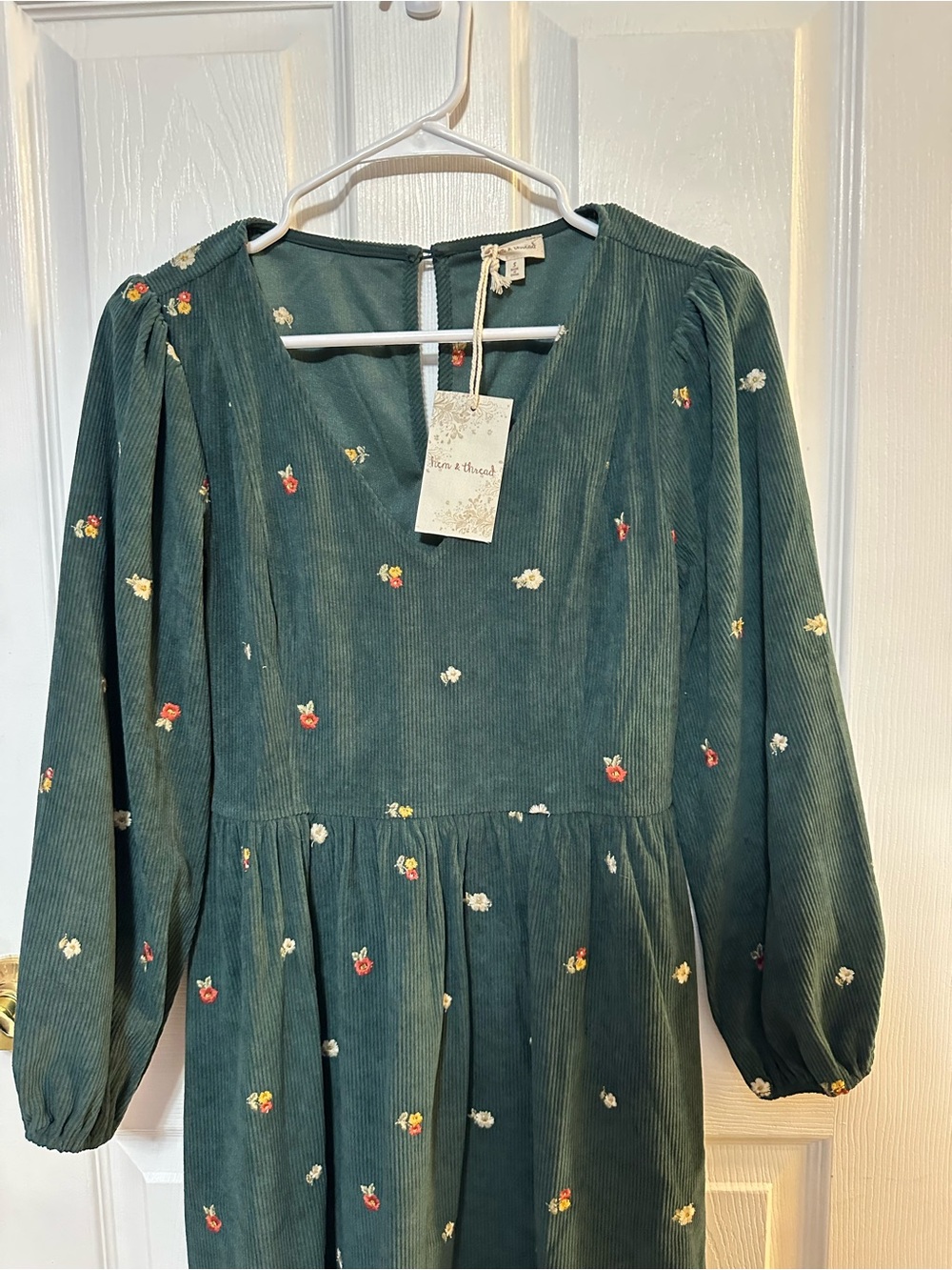 Hem & Thread Small NWT Dark Green Floral Corduroy Dress - Picture 2 of 4